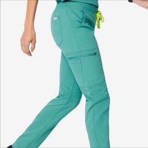 Figs Yola size M **Tall Marine